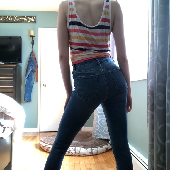 (Free with bundle) Garage striped tank top - Picture 4 of 5